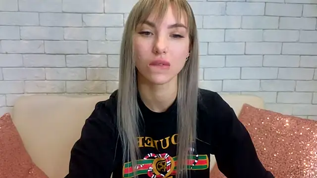 MiaMinx online show from 02.12.25