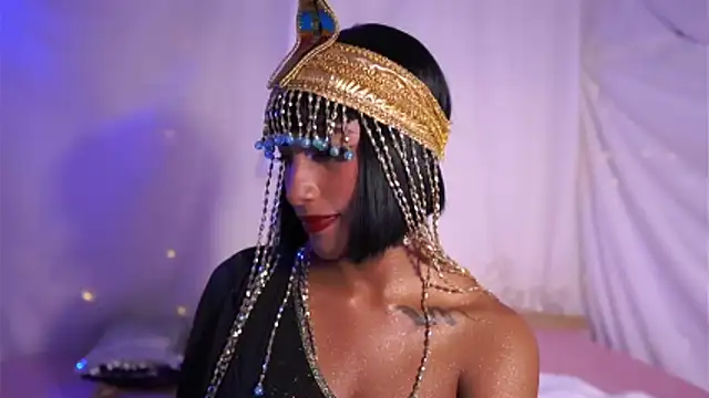 Snapshot of JulietaWinona chatting on 10.31.25 JulietaWinona online show from 10.31.25