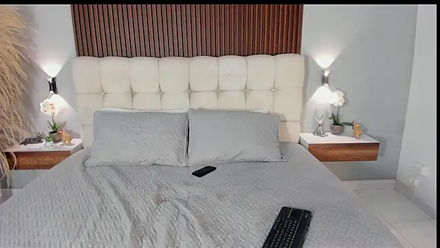 sofi potter  online show from 02.04.26