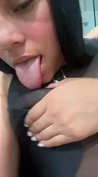 pamela anderson  online show from 12.13.24