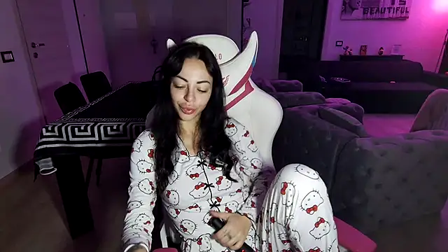 Chloe Ricci online show from 11.21.25