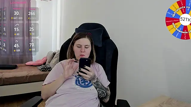 Snapshot of Olivia_Munk chatting on 02.20.25 Olivia Munk online show from 02.20.25