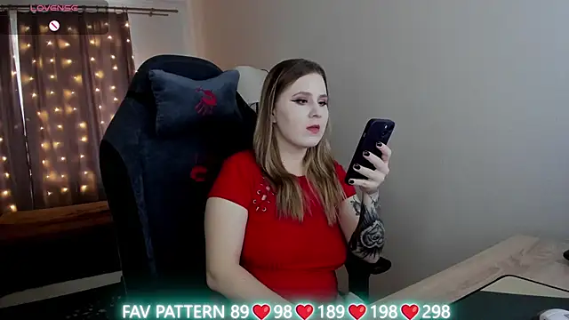 Snapshot of Olivia_Munk chatting on 03.12.25 Olivia Munk online show from 03.12.25