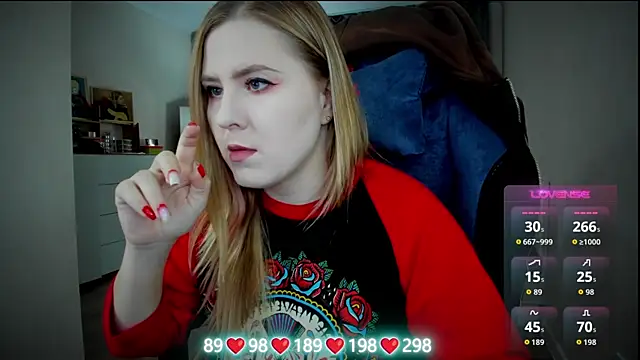 Olivia Munk online show from 11.08.25