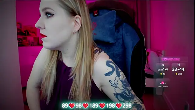 Olivia Munk online show from 11.11.25