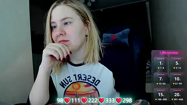 Olivia Munk online show from 04.12.26