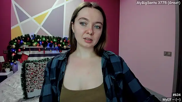 Snapshot of LizaGost chatting on 12.17.24 LizaGost online show from 12.17.24