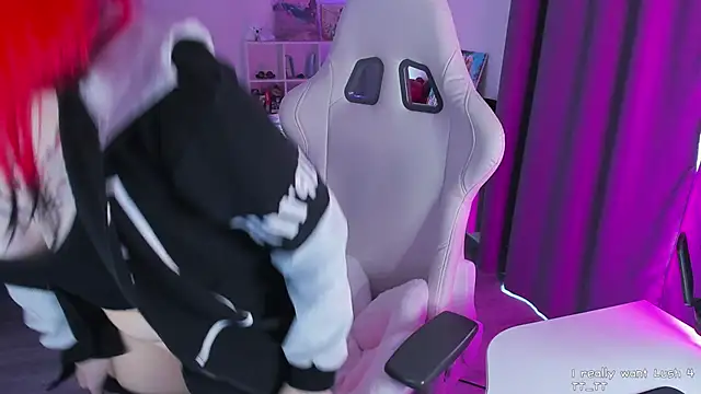 Snapshot of Yumi_Youkai chatting on 03.08.25 Yumi Youkai online show from 03.08.25