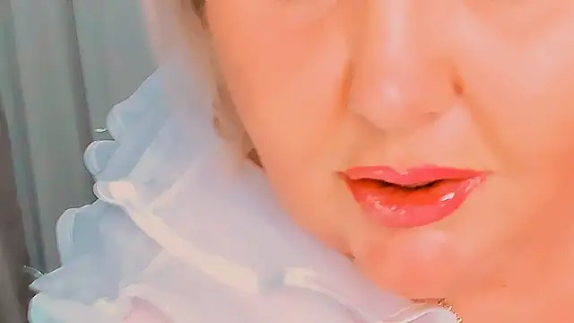 Snapshot of BIGTITSBBW chatting on 12.25.24 BIGTITSBBW online show from 12.25.24