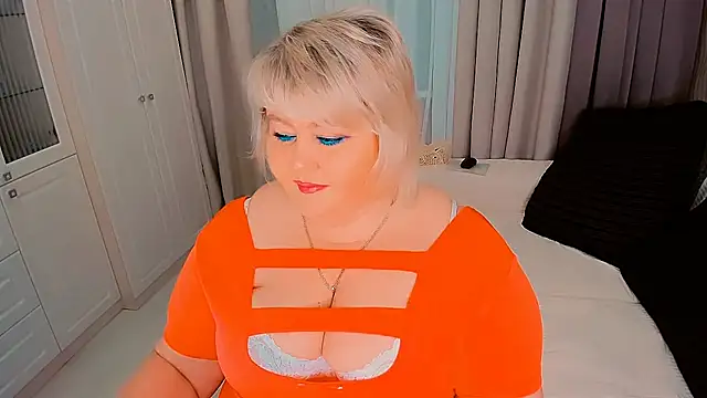 Snapshot of BIGTITSBBW chatting on 01.19.25 BIGTITSBBW online show from 01.19.25