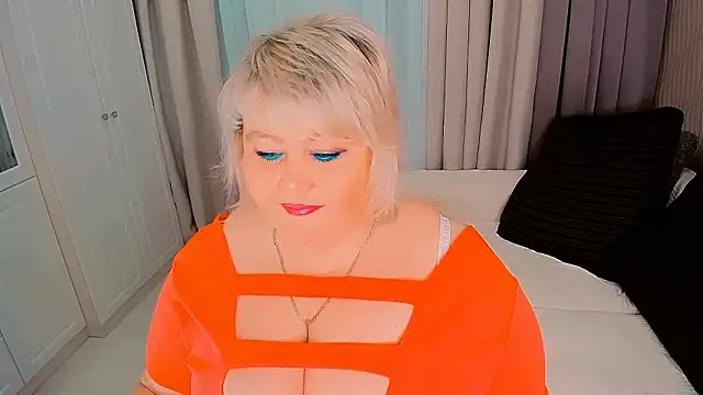 Snapshot of BIGTITSBBW chatting on 01.19.25 BIGTITSBBW online show from 01.19.25