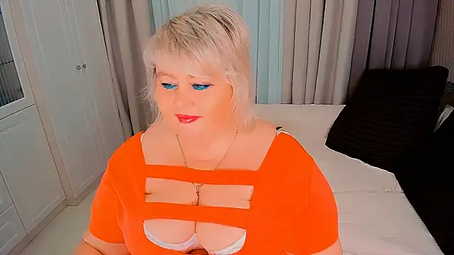 Snapshot of BIGTITSBBW chatting on 01.19.25 BIGTITSBBW online show from 01.19.25