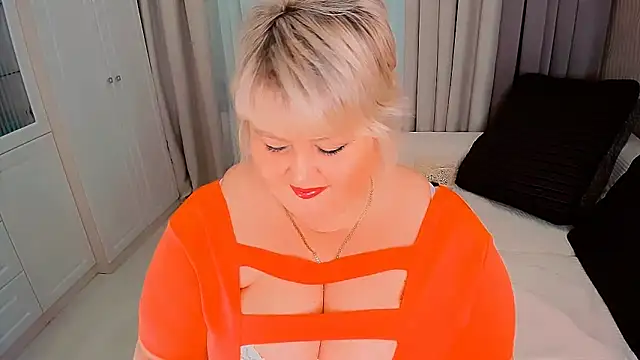 Snapshot of BIGTITSBBW chatting on 01.20.25 BIGTITSBBW online show from 01.20.25