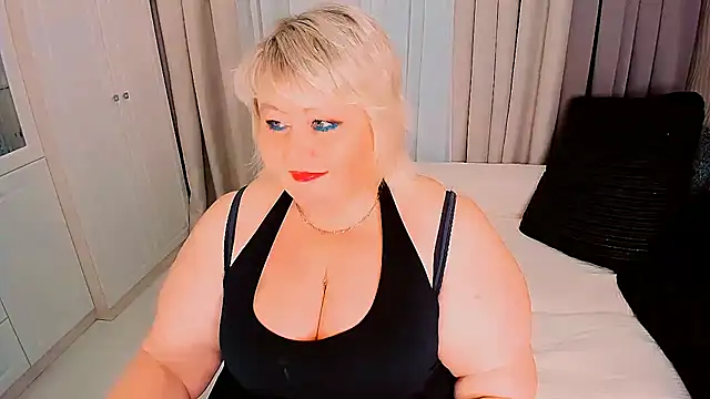 Snapshot of BIGTITSBBW chatting on 01.31.25 BIGTITSBBW online show from 01.31.25