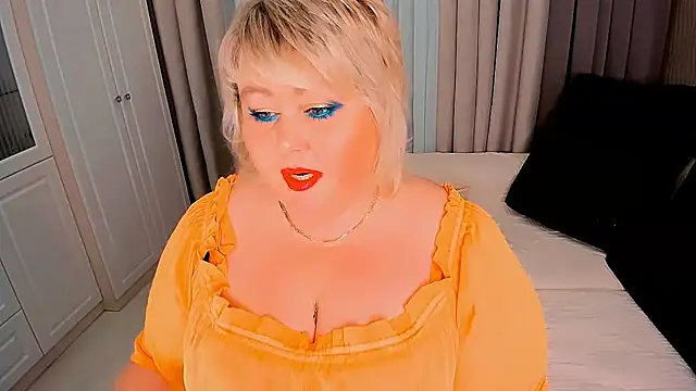 Snapshot of BIGTITSBBW chatting on 02.05.25 BIGTITSBBW online show from 02.05.25