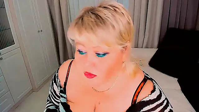 Snapshot of BIGTITSBBW chatting on 02.20.25 BIGTITSBBW online show from 02.20.25