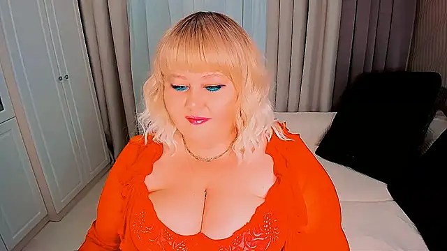 Snapshot of BIGTITSBBW chatting on 03.11.25 BIGTITSBBW online show from 03.11.25