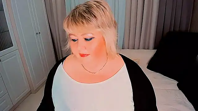 Snapshot of BIGTITSBBW chatting on 03.15.25 BIGTITSBBW online show from 03.15.25