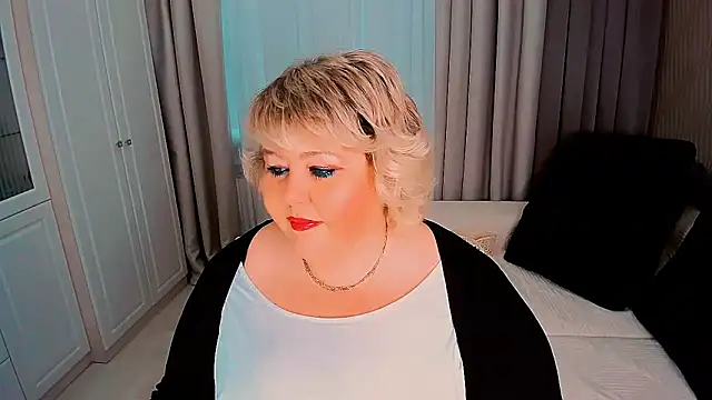 Snapshot of BIGTITSBBW chatting on 03.16.25 BIGTITSBBW online show from 03.16.25