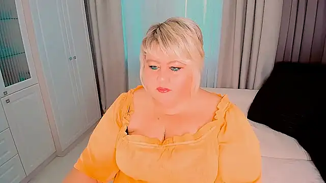 Snapshot of BIGTITSBBW chatting on 09.11.25 BIGTITSBBW online show from 09.11.25