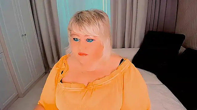 Snapshot of BIGTITSBBW chatting on 09.13.25 BIGTITSBBW online show from 09.13.25