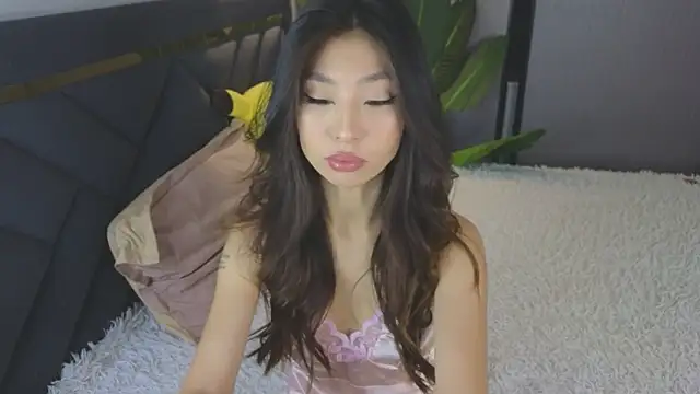 TrishaRey online show from 10.16.25