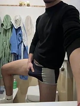 Snapshot of giovanni5281 chatting on 02.12.26 giovanni5281 online show from 02.12.26