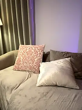 AnnaCastillo  online show from 11.30.25