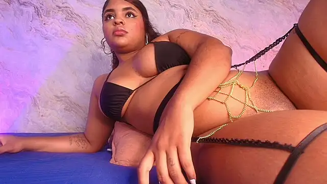 jones maddy  online show from 11.01.25