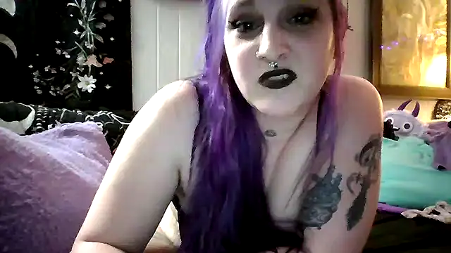LunaLilith online show from 02.13.25