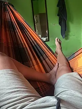 Snapshot of Duduhott chatting on 12.22.24 Duduhott online show from 12.22.24