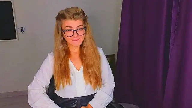  comefeelme  online show from 11.08.25