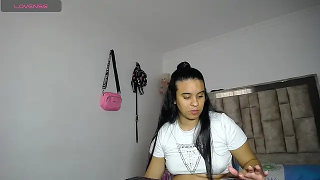 tiffany  pink online show from 12.01.25