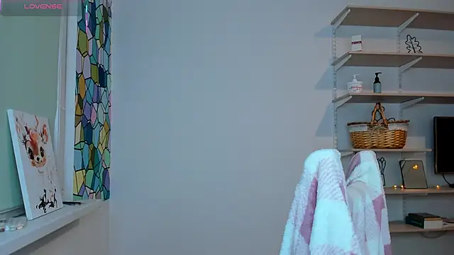 Snapshot of Peggy_Beauty chatting on 11.30.25 Peggy Beauty online show from 11.30.25