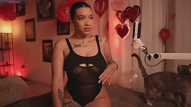 Snapshot of HannahW_ chatting on 02.18.26 HannahW online show from 02.18.26