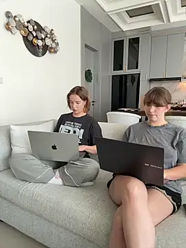 Nura n Sarah online show from 04.11.26