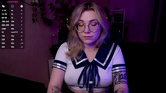 Snapshot of RemyCute chatting on 12.03.24 RemyCute online show from 12.03.24