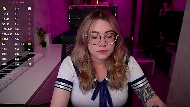 Snapshot of RemyCute chatting on 09.12.25 RemyCute online show from 09.12.25