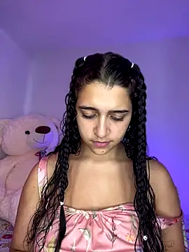 Alicia Ruiz online show from 11.06.25