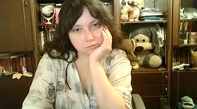 CarrieQPeach online show from 12.04.24