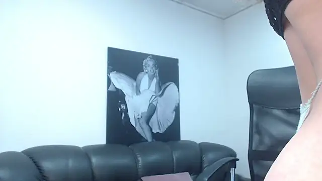 camilleDiaz16 online show from 12.16.25