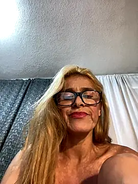 Snapshot of SahoryHorny chatting on 09.30.25 SahoryHorny online show from 09.30.25