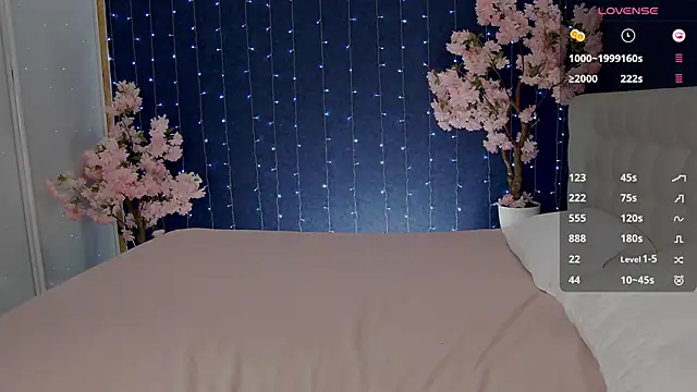 -Mirror-Girl- online show from 10.19.25