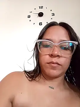 Snapshot of Cristel_Shop chatting on 10.28.25 Cristel Shop online show from 10.28.25