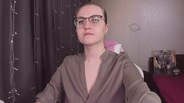 Snapshot of MissBrightShine chatting on 02.05.26 MissBrightShine online show from 02.05.26