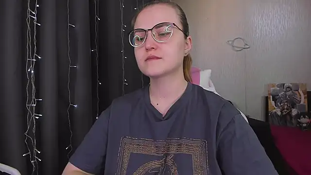 Snapshot of MissBrightShine chatting on 02.23.26 MissBrightShine online show from 02.23.26