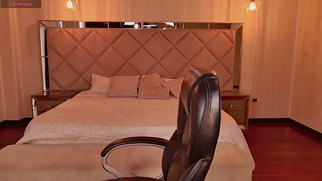 LisaMonroe  online show from 09.08.25