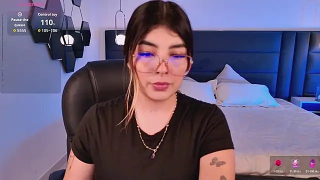 LisaMonroe  online show from 10.25.25