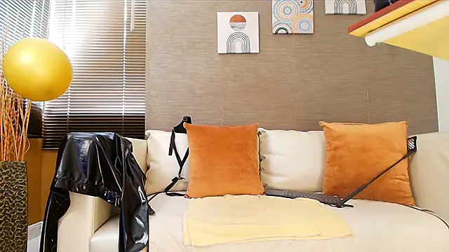 Sophie LittleS online show from 02.01.25