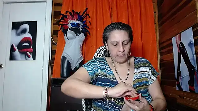 merlyna goldens online show from 01.28.25